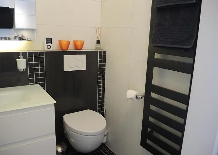 Nibbio By Fewotessin